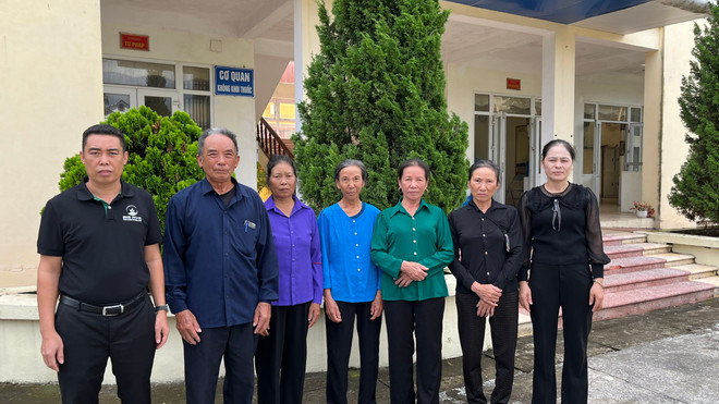 Gia đình các con ông Nguyễn Đình Thoa, xóm Hai (Tràng Dương cũ), xã Vạn Thọ , là một trong hai gia đình đón Tổng Bí thư Nguyễn Phú Trọng sinh sống, khi cùng Khóa 8 Khoa Ngữ Văn, trường Đại học Tổng Hợp Hà Nội (nay là Đại học Khoa học-Xã hội-Nhân văn Hà Nội) về sơ tán học tập. (Ảnh: Hạnh Nguyễn/Vietnam+) vnp_vt5.jpg