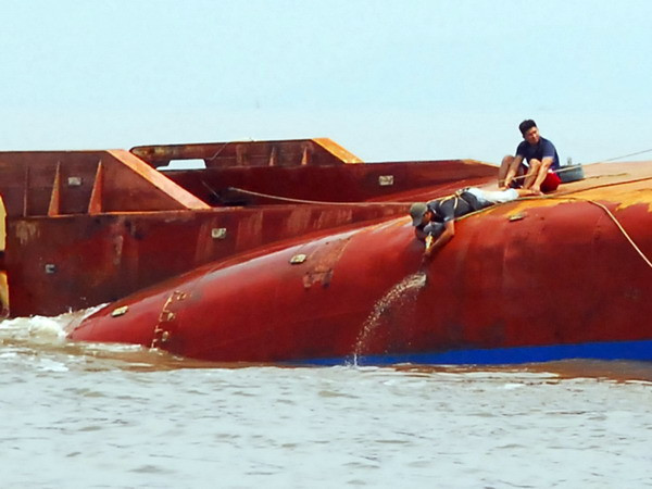 Vụ chìm tàu Hoàng Phúc 18: Tạm dừng tìm kiếm nạn nhân mất tích ảnh 1