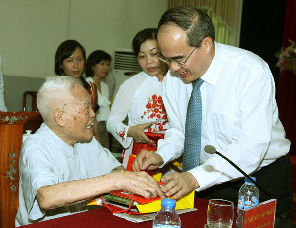 Mặt trận Tổ quốc Việt Nam tri ân các cán bộ lão thành cách mạng ảnh 1