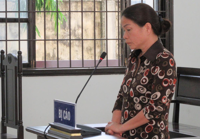 Chiếm đoạt hàng trăm triệu đồng, nữ thủ quỹ lĩnh án tù giam ảnh 1