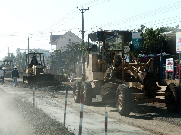 Bộ Giao thông Vận tải cảnh cáo nhiều nhà thầu thi công Quốc lộ 6 ảnh 1