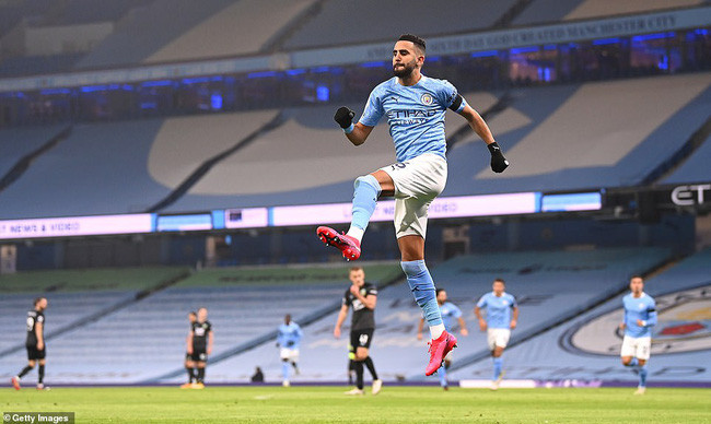 Premier League: Liverpool mất điểm vì VAR, Man City thắng tưng bừng ảnh 2