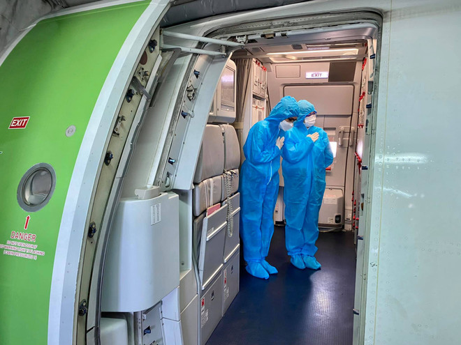 Chuyên cơ Bamboo Airways đưa bác sỹ từ Huế vào tiếp viện Đồng Nai ảnh 3