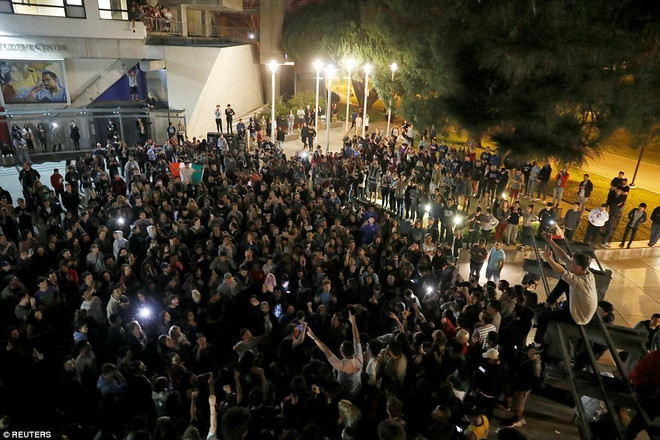 Biểu tình lan rộng phản đối Tổng thống đắc cử Donald Trump ảnh 1