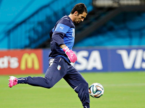 Gianluigi Buffon có nguy cơ lỡ "đại chiến" với tuyển Anh? ảnh 1