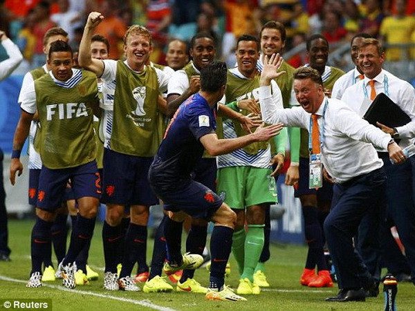 [Video] Hà Lan gieo sầu cho đương kim vô địch Tây Ban Nha ảnh 1