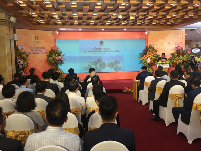 Thị trường chứng khoán giữ vai trò chủ đạo cung cấp vốn trung-dài hạn ảnh 2