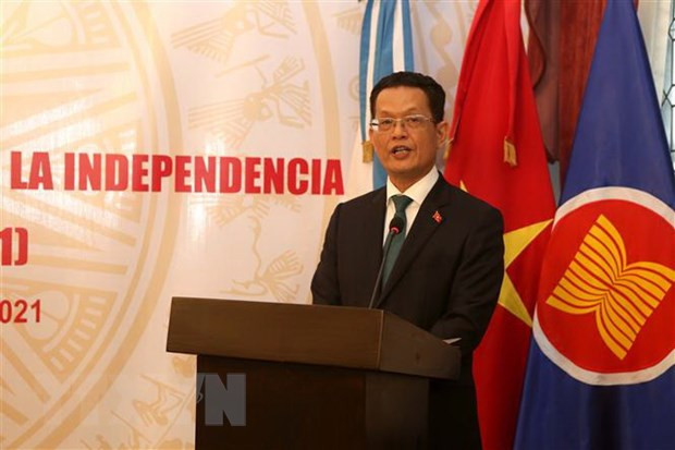 Đại sứ Dương Quốc Thanh. (Ảnh: Hoài Nam/TTXVN) Mở ra trang mới trong quan hệ song phương Việt Nam-Uruguay ảnh 2