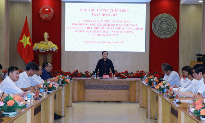 Phó Thủ tướng làm việc với 4 tỉnh về dự án Cao tốc Bắc-Nam phía Đông ảnh 1