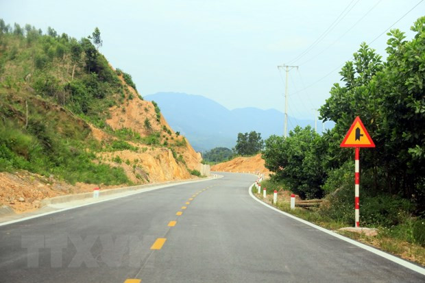 Quảng Ninh chú trọng đầu tư phát triển hạ tầng ở nông thôn, miền núi ảnh 1