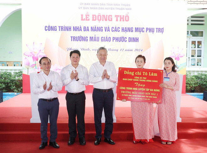 TTXVN_0512 Tong Bi thu dong tho nha mau giao 3.jpg