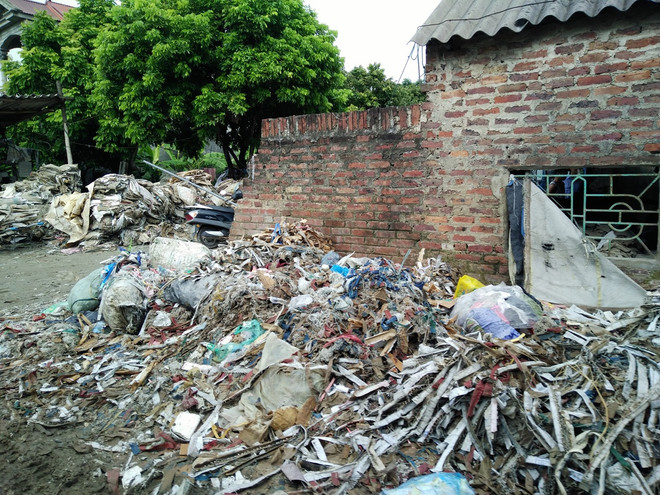 Nước thải, khí độc bủa vây thủ phủ nhựa tái chế tại thủ đô Hà Nội ảnh 1