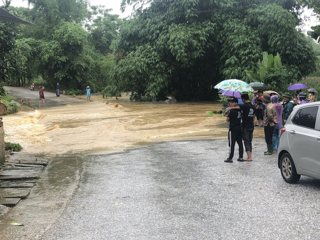 Các tỉnh chủ động ứng phó, khắc phục hậu quả mưa, lũ, sạt lở đất ảnh 1