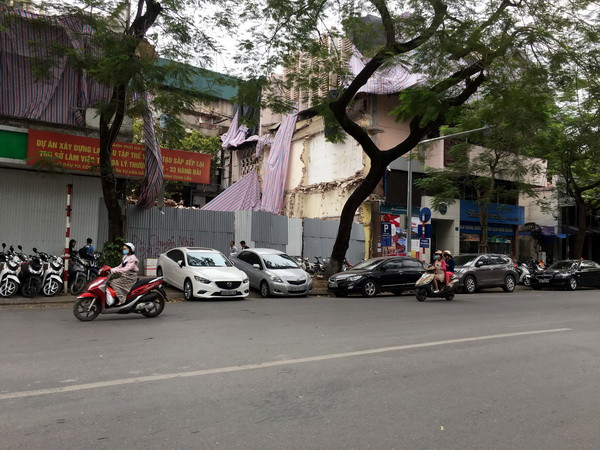 Vì sao việc sở hữu ôtô trở thành nỗi ám ảnh của người Hà Nội? ảnh 1