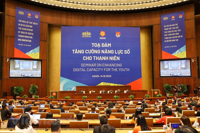 Chiều 14/9, tại Nhà Quốc hội (Hà Nội) đã diễn ra Tọa đàm 'Tăng cường năng lực số cho thanh niên.' (Ảnh: Minh Sơn/Vietnam+) Chú trọng giáo dục, đào tạo nâng cao về nhận thức, năng lực số ảnh 1