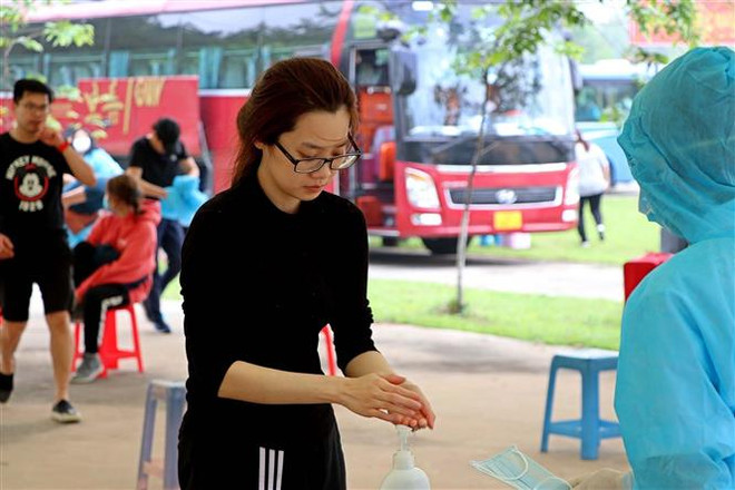 Ghi nhận 21 ca mắc mới COVID-19 được cách ly ngay sau khi nhập cảnh ảnh 1