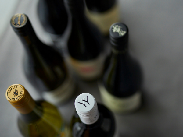 Nhà máy sản xuất rượu vang Australia đổi sang nắp chai gắn chip ảnh 1