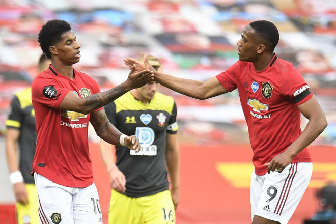 Đánh rơi chiến thắng ở phút 90+6, M.U chưa thể chen chân lên tốp 4 ảnh 1