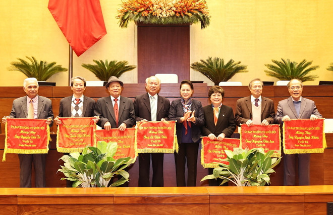 Chủ tịch Quốc hội chúc Tết nguyên lãnh đạo Quốc hội, cán bộ nghỉ hưu ảnh 2