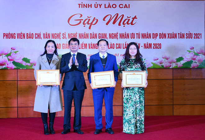 Báo chí, văn học, nghệ thuật luôn đồng hành với công tác xây dựng Đảng ảnh 2