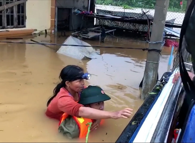 Tập trung triển khai cứu trợ khẩn cấp, bảo đảm đời sống cho người dân ảnh 3