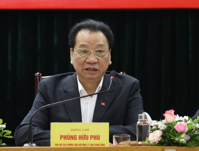 Giáo sư-Tiến sỹ Phùng Hữu Phú, Phó Chủ tịch Thường trực Hội đồng Lý luận Trung ương. (Ảnh: Văn Điệp/TTXVN) Tiếp thu tối đa những góp ý có lợi cho đất nước, cho Nhân dân ảnh 1
