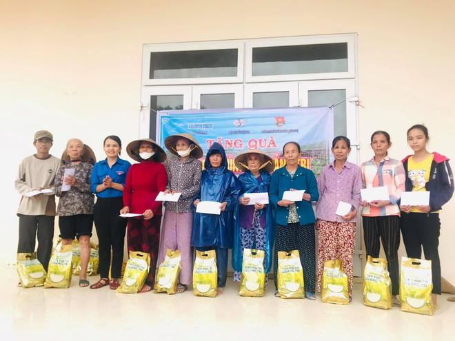 Quảng Trị bàn phương án hỗ trợ người dân tái sản xuất sau lũ lụt ảnh 1