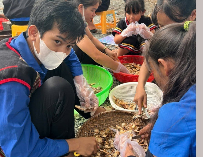 ttxvn nhung_hu_ca_kho_nghia_tinh_tu_khanh_vinh_gui_ra_mien_bac3_resize.jpg