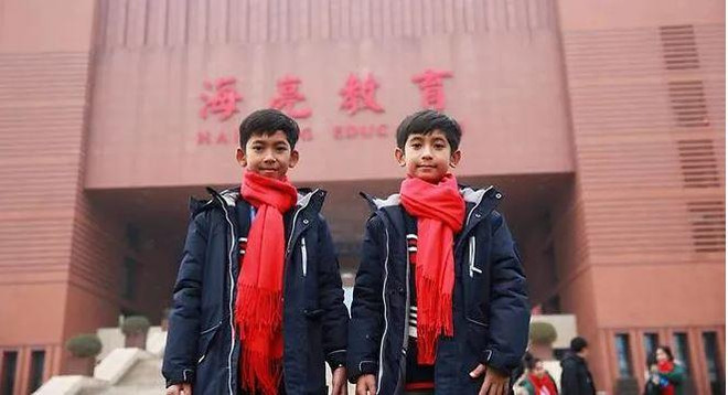 Cậu bé Campuchia biết nói đa ngôn ngữ đến Trung Quốc học tập ảnh 1