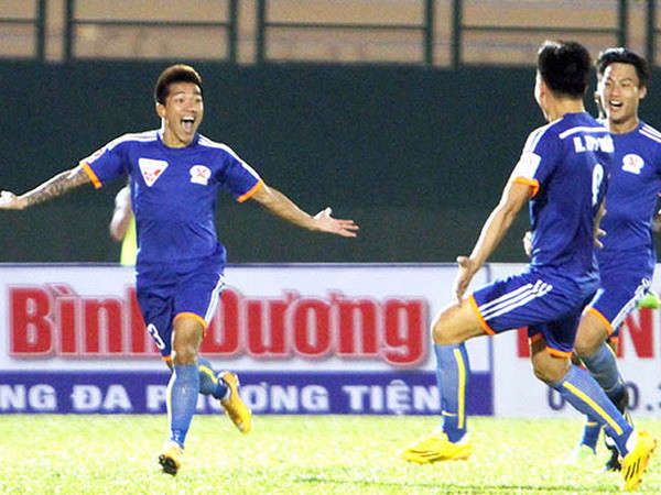 Hạ gục Quảng Ninh, QNK Quảng Nam rộng cửa trụ hạng ảnh 1