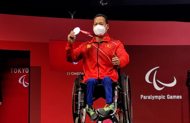 Đô cử Lê Văn Công giành huy chương Bạc tại Paralympic Tokyo 2020 ảnh 1