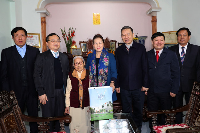 Chủ tịch Quốc hội thăm xã nông thôn mới tại tỉnh Hưng Yên ảnh 2