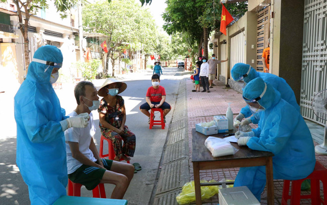 Hà Tĩnh, Nghệ An phát hiện thêm 3 ca dương tính với SARS-CoV-2 ảnh 1