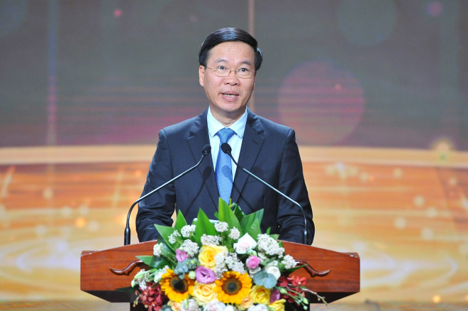 Ủy viên Bộ Chính trị, Thường trực Ban Bí thư Võ Văn Thưởng phát biểu tại buổi lễ. (Ảnh: Minh Đức/TTXVN) Tuyên dương 10 gương mặt trẻ Việt Nam tiêu biểu năm 2020 ảnh 2