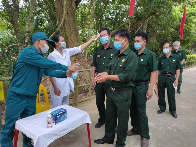 Cử tri thủ đô kháng chiến xã Tân Trào, Tuyên Quang nô nức đi bầu cử. (Ảnh: Nam Sương/TTXVN) Những hình ảnh đầu tiên tại các điểm bỏ phiếu trên cả nước ảnh 12