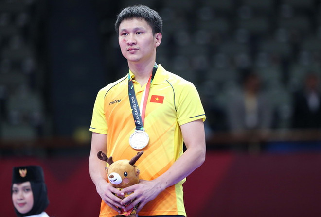 Minh Phụng nỗ lực giành HCB Kumite hạng 84kg dù bị đấm trúng mặt ảnh 1