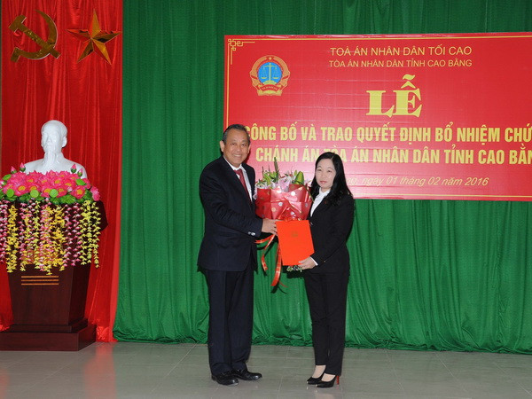 Trao quyết định bổ nhiệm Chánh án Tòa án Nhân dân tỉnh Cao Bằng ảnh 1