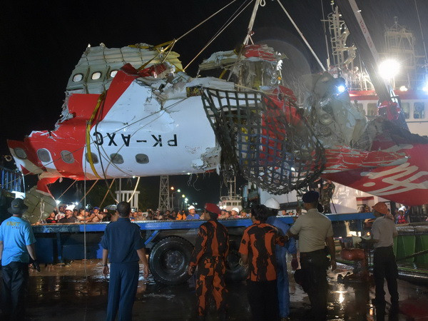 Indonesia bắt đầu phân tích hộp đen của chiếc máy bay QZ8501 ảnh 1