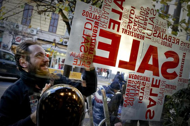 Kinh nghiệm tránh mua hàng giả trong mùa giảm giá ở Italy ảnh 1