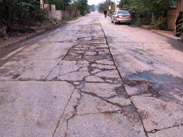 Quảng Bình: Xe chở ximăng "băm nát" đường, hủy hoại môi trường ảnh 2