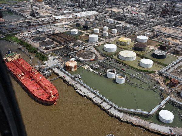 Giá xăng tại Mỹ - tâm điểm trên thị trường năng lượng tuần qua ảnh 1