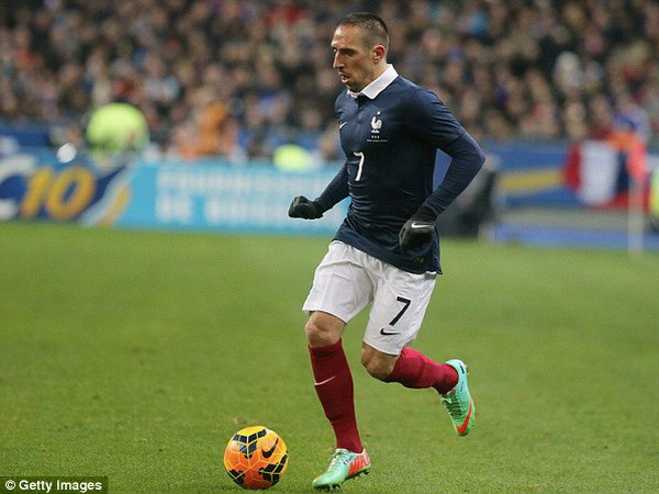 Franck Ribery sợ mũi tiêm của các bác sĩ đội tuyển Pháp ảnh 1