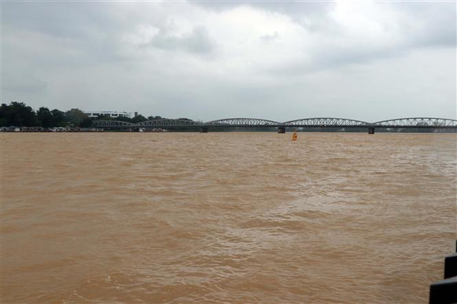 Thừa Thiên-Huế cho học sinh nghỉ học để đảm bảo an toàn trước mưa lũ ảnh 1