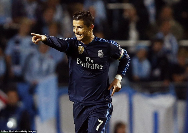 Ronaldo cán mốc 500 bàn thắng, phá kỷ lục của "Chúa nhẫn" Raul ảnh 1