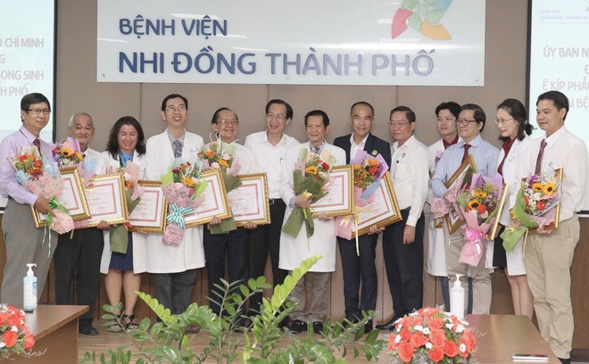 TP.HCM: Sức khỏe cặp song sinh Trúc Nhi-Diệu Nhi tiến triển tốt ảnh 2