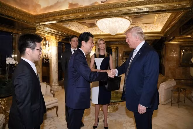 Thủ tướng Nhật Bản tin tưởng ông Trump trên cương vị lãnh đạo ảnh 1