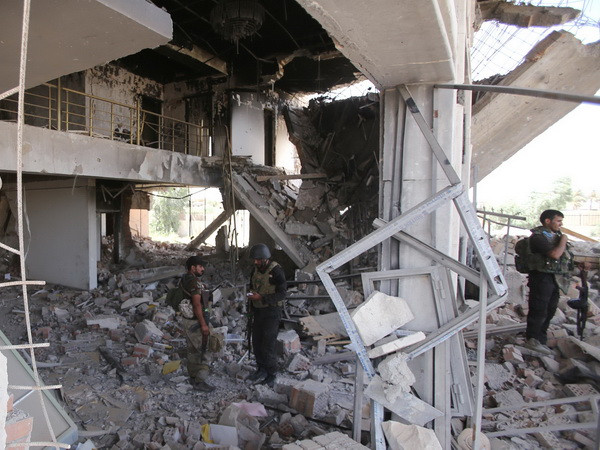 Iran cam kết tiếp tục hỗ trợ Iraq trong cuộc chiến chống khủng bố ảnh 1