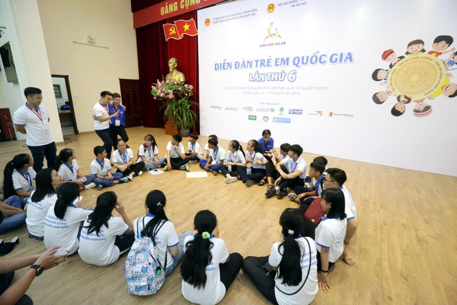 (Ảnh minh họa: Anh Tuấn/TTXVN) Tăng cường bảo vệ quyền trẻ em ở các đô thị tại Việt Nam ảnh 1