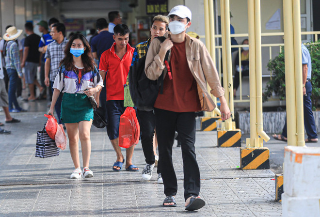 Nghỉ Quốc khánh 2/9: Bến xe vắng hành khách, đường sắt kín chỗ ảnh 3