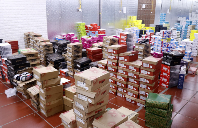 Kho hàng lậu tại Lào Cai chứa hàng chục nghìn mặt hàng không xuất xứ ảnh 1